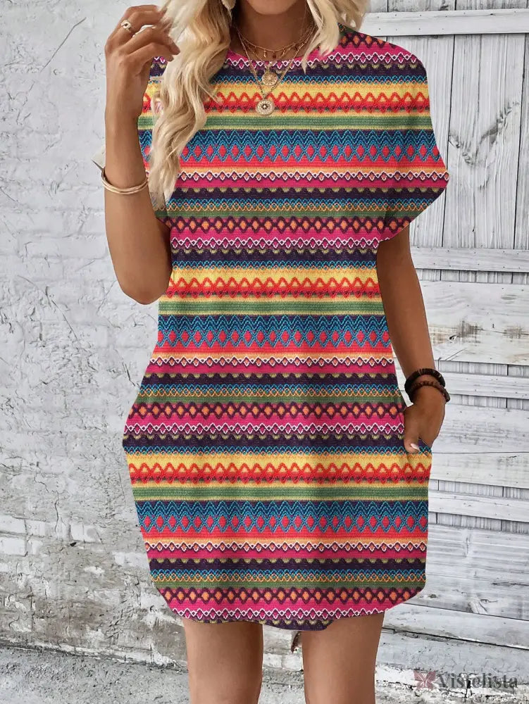 Vestido Curto Listrado Casual Com Bolsos Laterais Vestido Curto Listrado Casual Com Bolsos Laterais