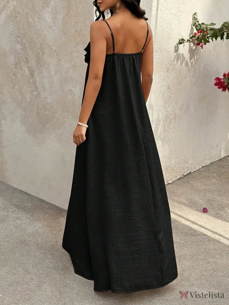 Vestido Longo De Alças Com Detalhe Floral No Decote Vestido Longo De Alças Com Detalhe Floral No Decote