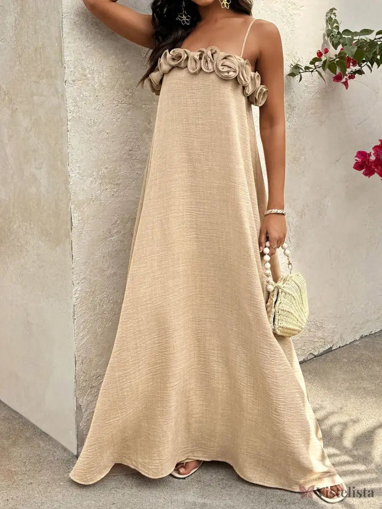Vestido Longo De Alças Com Detalhe Floral No Decote Vestido Longo De Alças Com Detalhe Floral No Decote