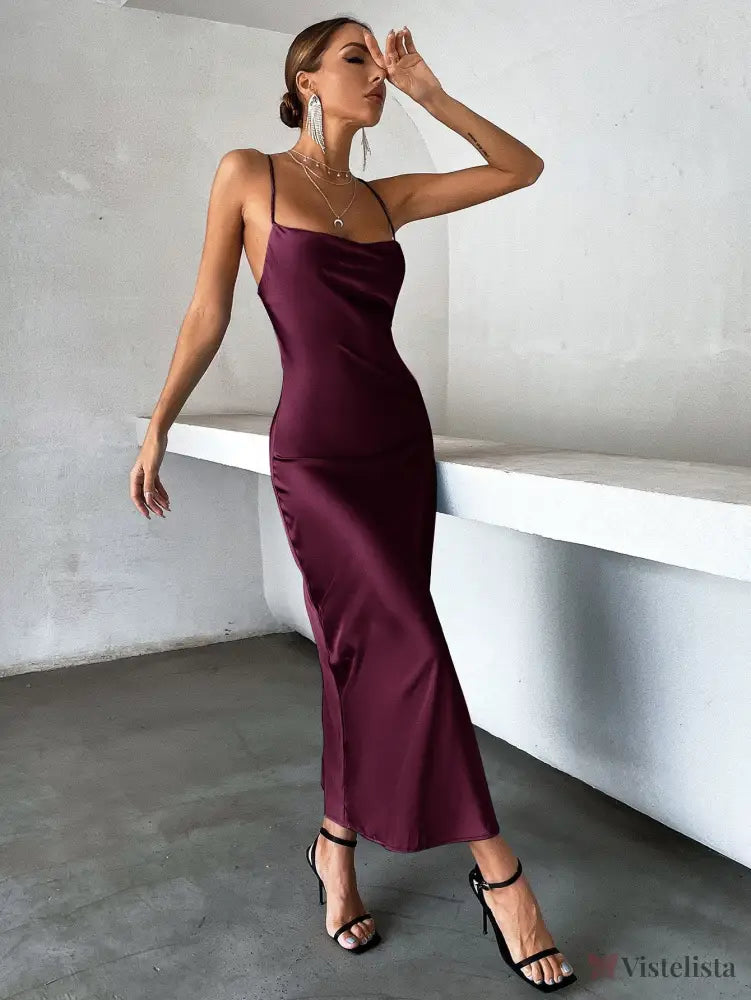 Vestido Longo De Cetim Minimalista Com Alças Finas Vestido Longo De Cetim Minimalista Com Alças Finas