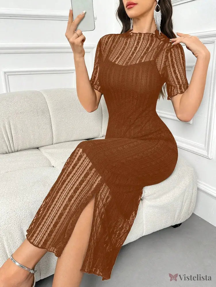 Vestido Longo Elegante Com Transparência E Gola Alta Vestido Longo Elegante Com Transparência E Gola Alta