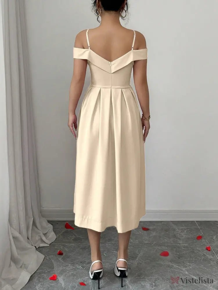 Vestido Midi Evasê Com Ombro a Ombro Elegante Vestido Midi Evasê Com Ombro a Ombro Elegante