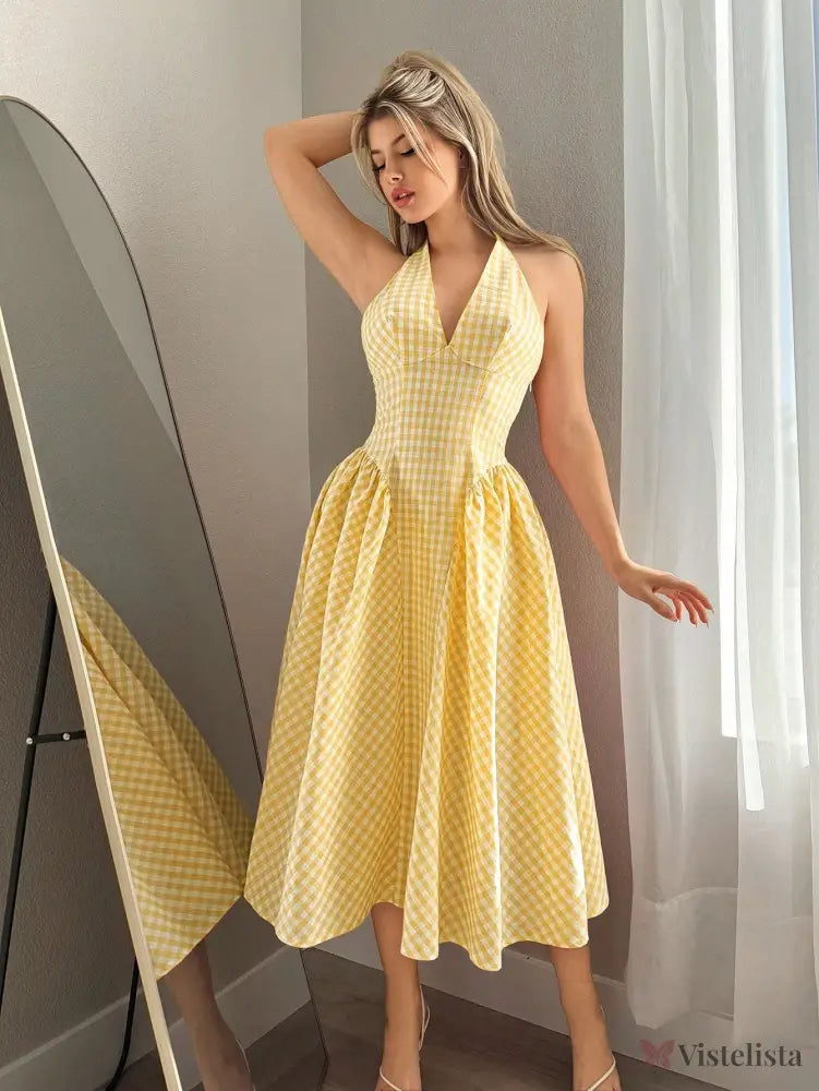 Vestido Midi Rodado Com Decote Halter E Estampa Vichy Vestido Midi Rodado Com Decote Halter E Estampa Vichy