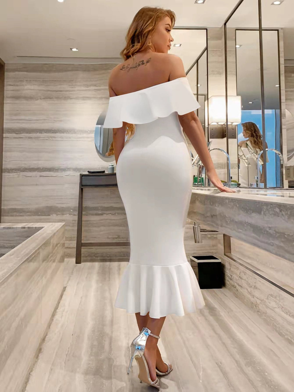 Vestido Midi Tomara Que Caia Justo Com Babado Elegante