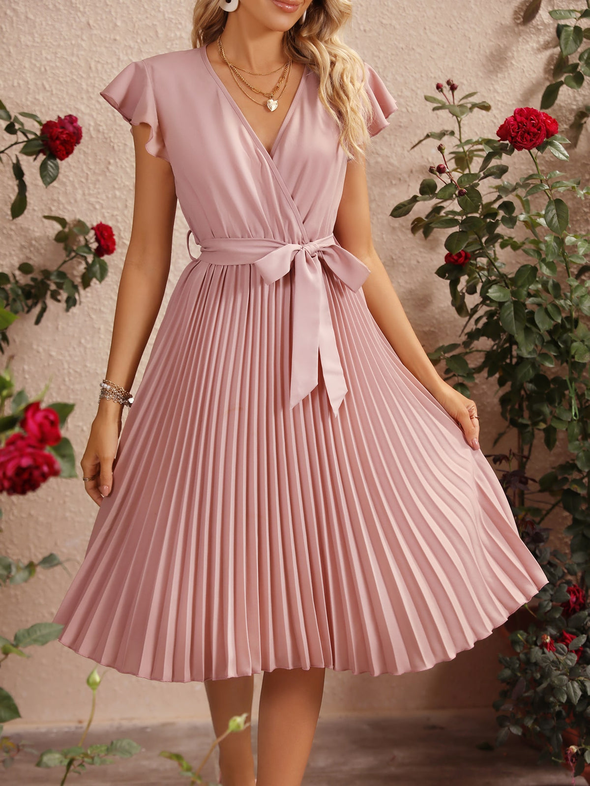 Vestido Midi Plissado Com Cinto E Decote V
