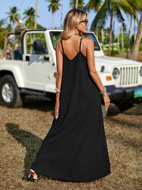 Vestido Longo Preto Com Alças Finas E Detalhe Étnico Frontal