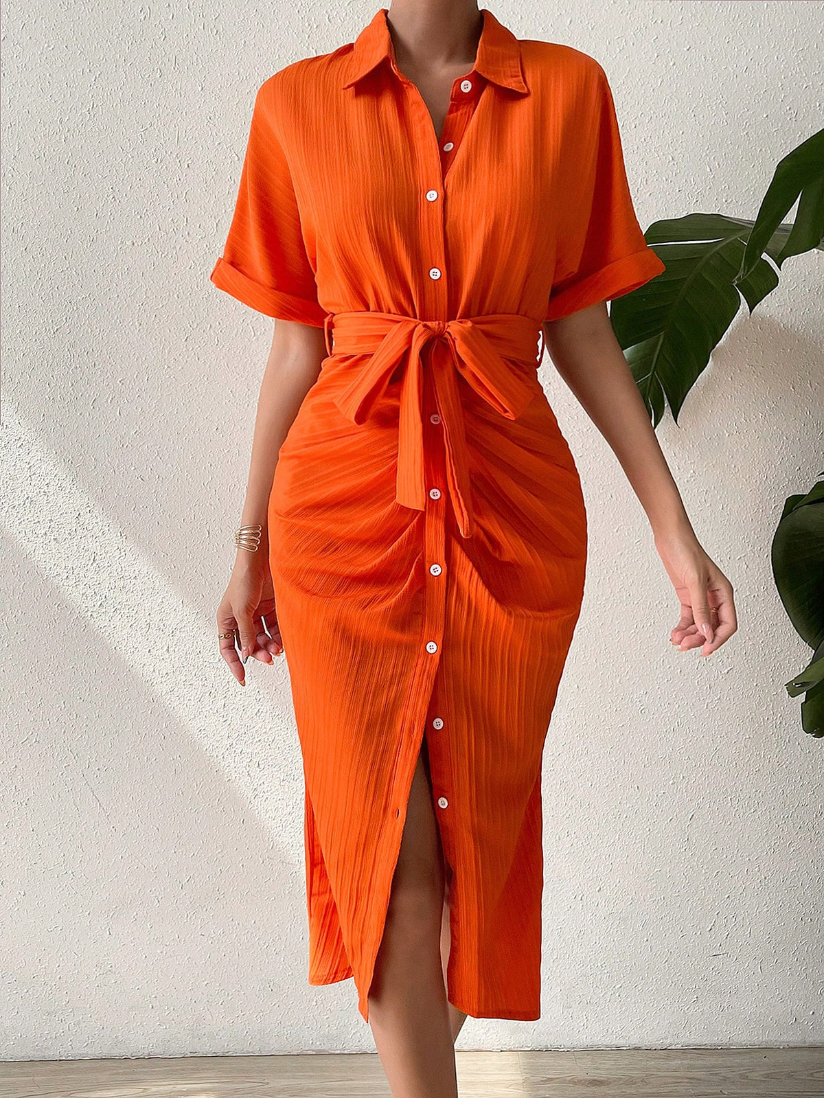 Vestido Midi Chemise Plissado Com Amarração Na Cintura
