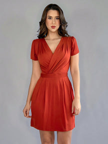 Vestido Curto Evasê Decote V Transpassado Elegante