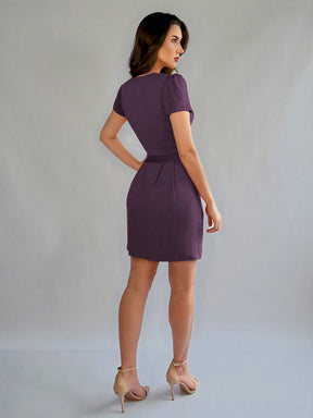 Vestido Curto Evasê Decote V Transpassado Elegante