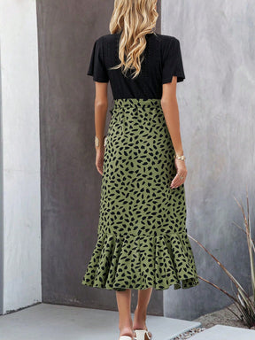 Vestido Midi Transpassado Com Saia Estampada