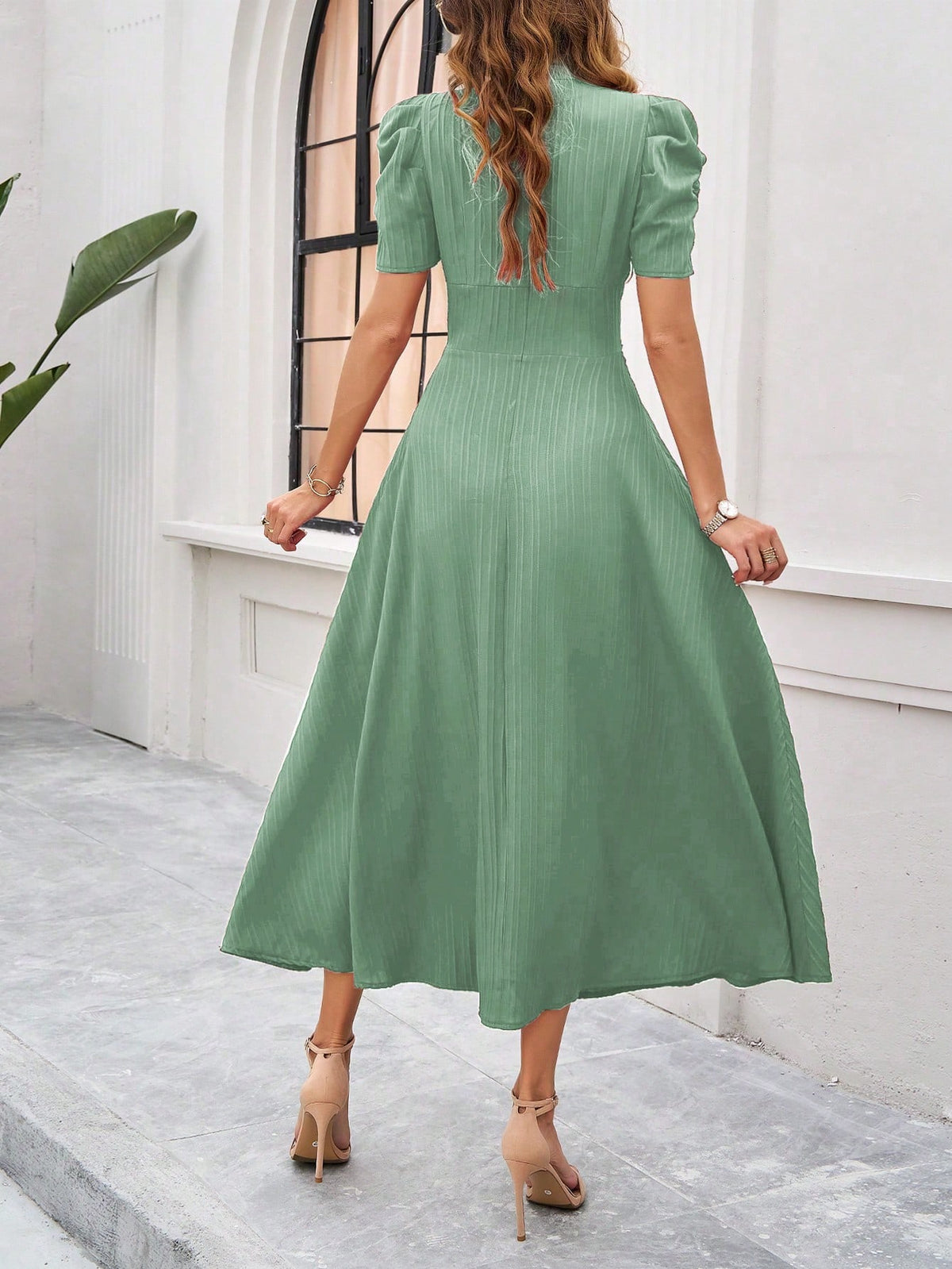 Vestido Midi Evasê Elegante Com Manga Bufante