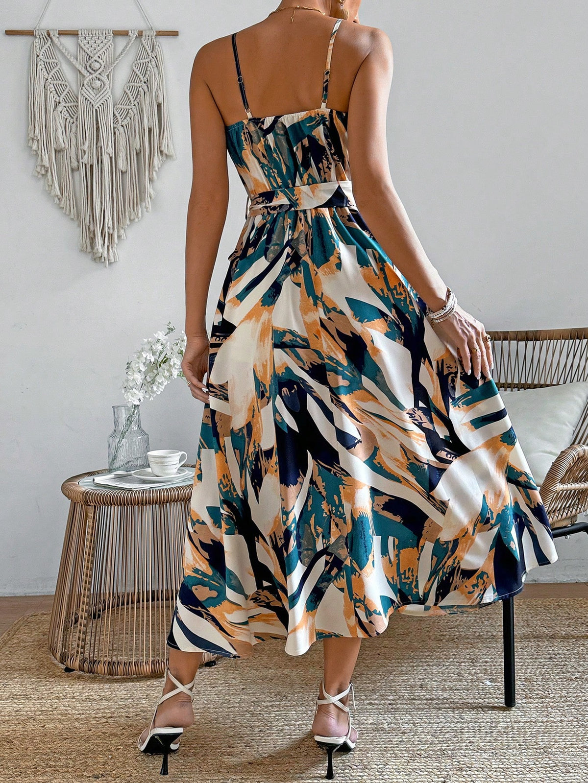 Vestido Longo Estampado Com Cinto E Decote V