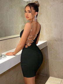 Vestido Justo Curto Com Costas Abertas E Tiras De Strass