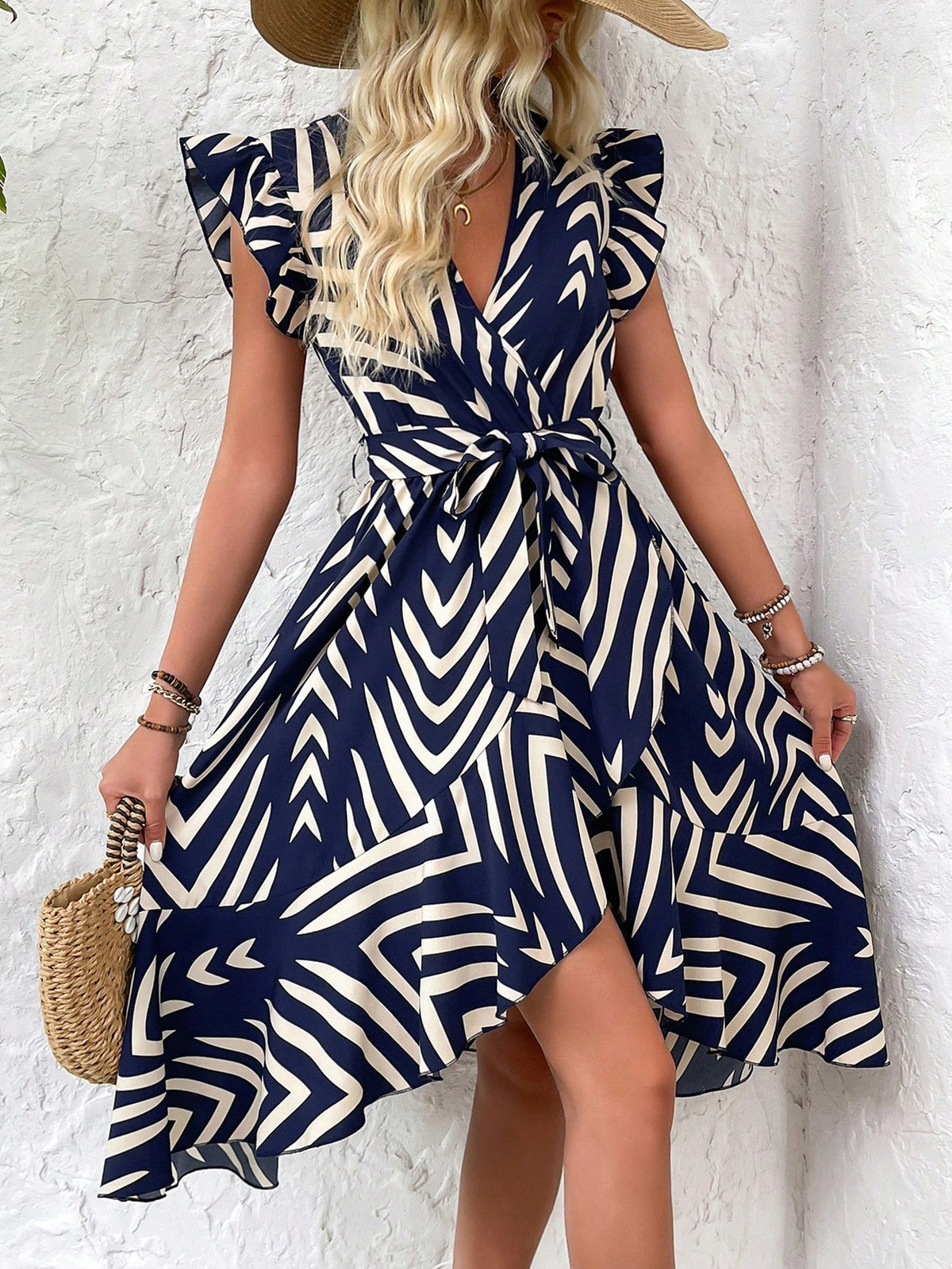 Vestido Midi Envelope Assimétrico Estampa Moderna