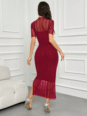 Vestido Longo Elegante Com Transparência E Gola Alta