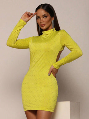 Vestido Curto Justo Manga Longa Com Gola Alta Festa