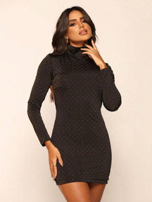 Vestido Curto Justo Manga Longa Com Gola Alta Festa