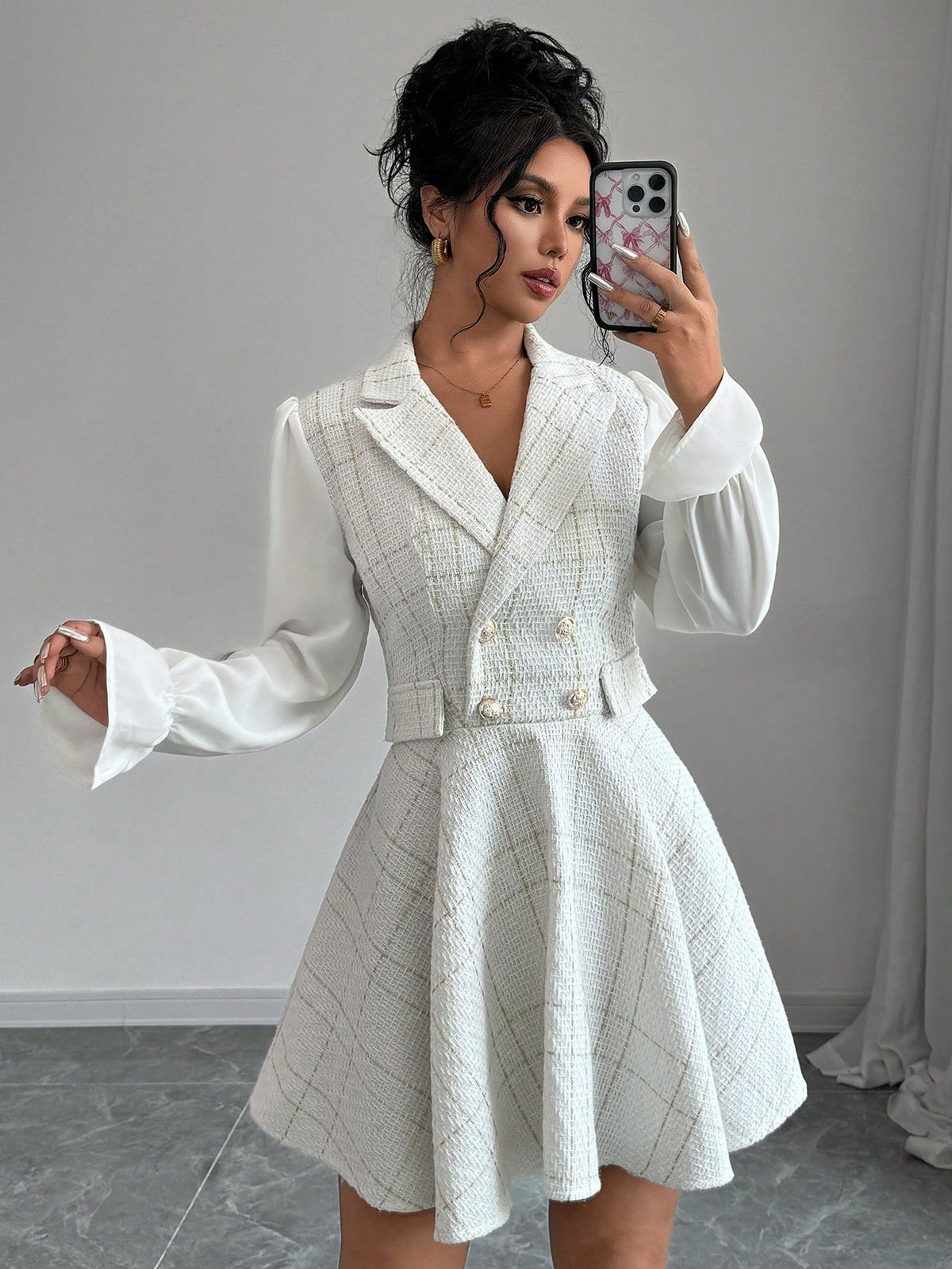 Vestido Blazer Curto Rodado Com Manga Longa E Botões