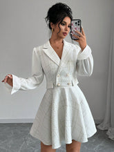 Vestido Blazer Curto Rodado Com Manga Longa E Botões