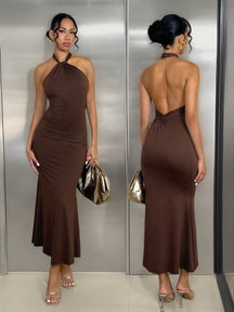 Vestido Midi Elegante Justo Com Decote Halter Torcido
