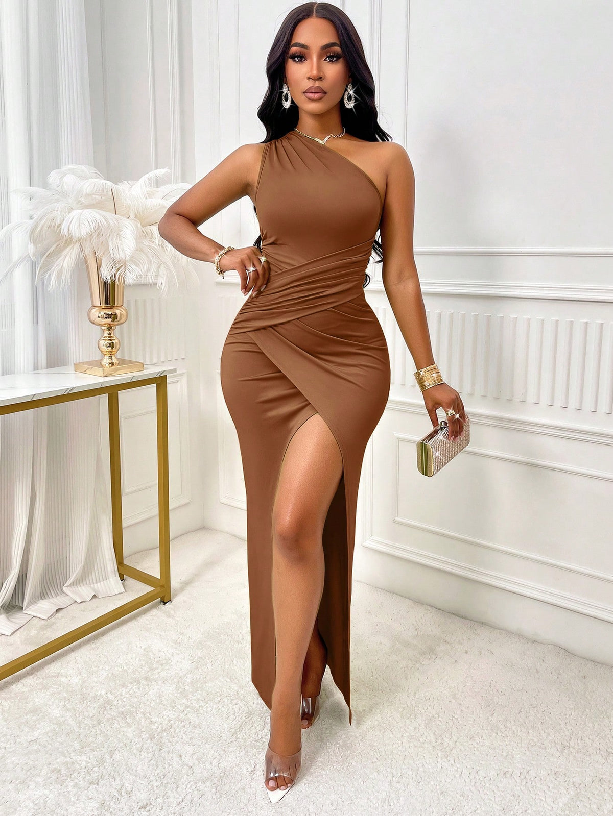 Vestido Longo Justo Um Ombro Só Com Fenda Sofisticada