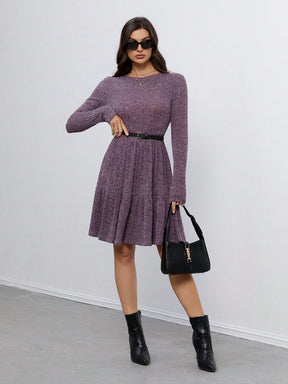 Vestido Curto De Manga Longa Com Cinto E Saia Rodada