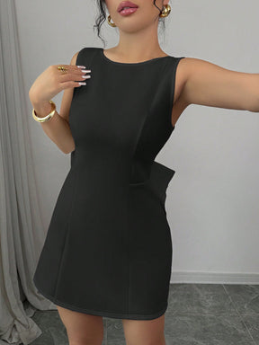 Vestido Elegante Com Decote Profundo E Laço Marcante