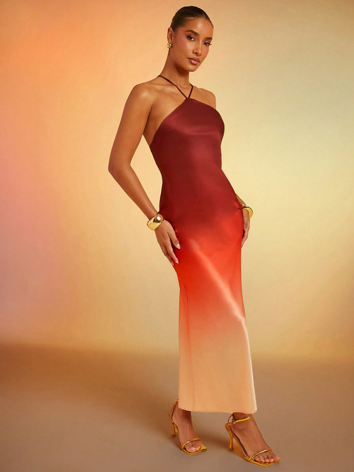 Vestido Longo de Alças Finas em Cetim Degradê Elegante