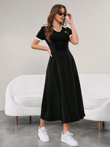 Vestido Longo Minimalista Decote V Cintura Ajustada