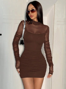 Vestido Curto Justo Manga Longa Transparente Com Gola Alta
