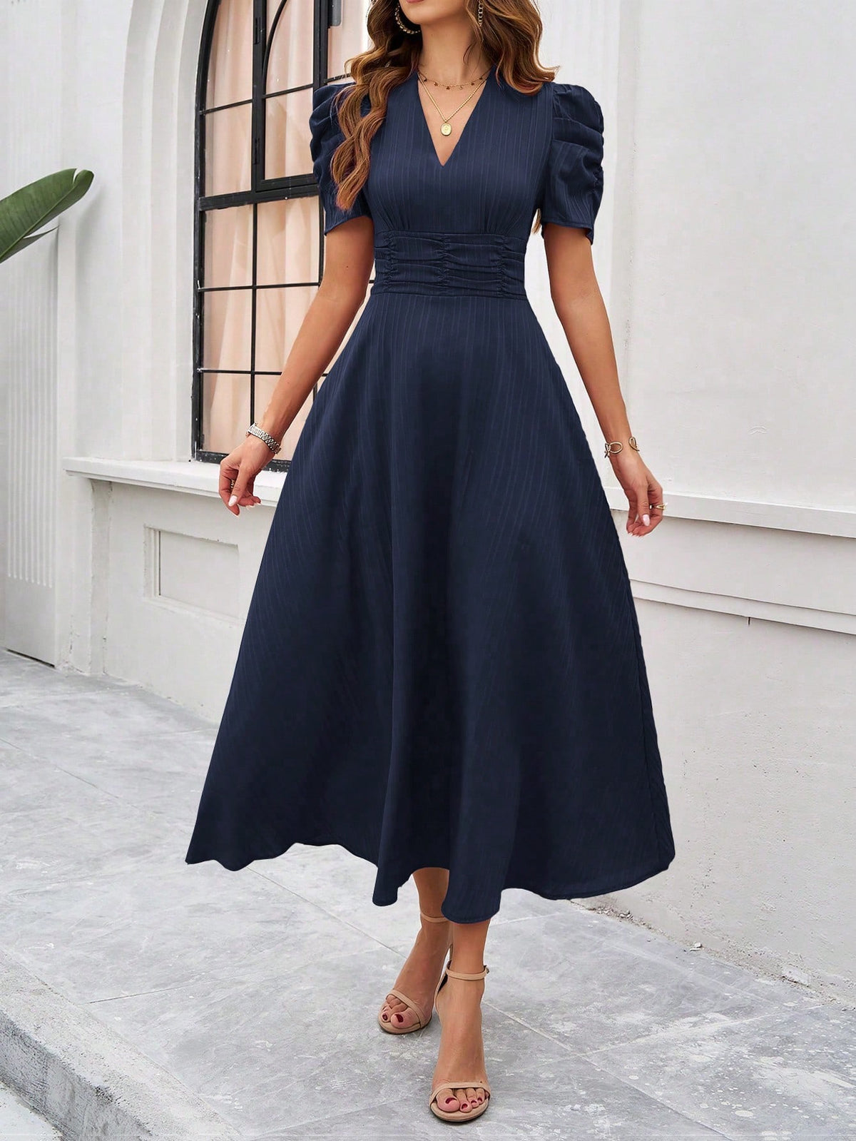 Vestido Midi Evasê Elegante Com Manga Bufante
