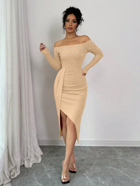 Vestido Midi Ombro A Ombro Com Pérolas E Fenda Elegante