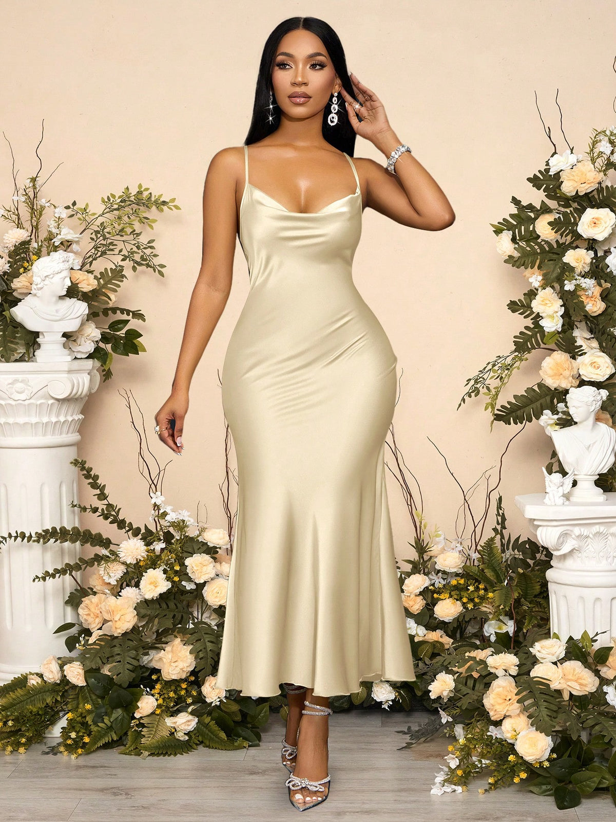 Vestido Longo De Cetim Com Decote Draped
