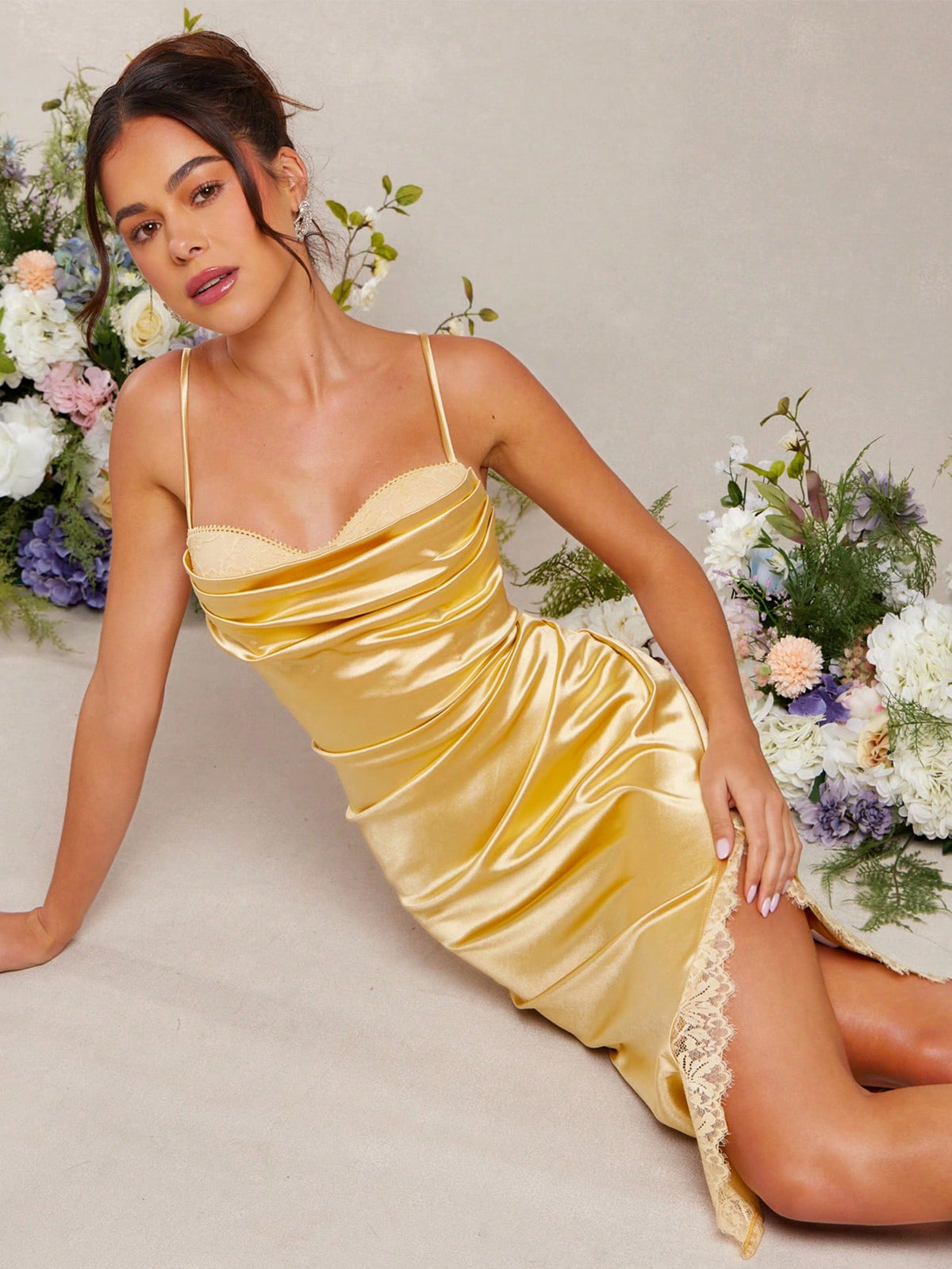 Vestido Curto Slip Dress Cetim Com Renda Delicada
