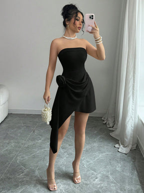 Vestido Curto Tomara Que Caia Assimétrico Com Flor Na Cintura