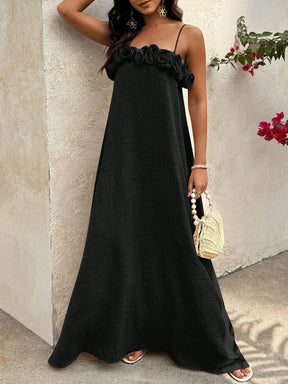 Vestido Longo De Alças Com Detalhe Floral No Decote