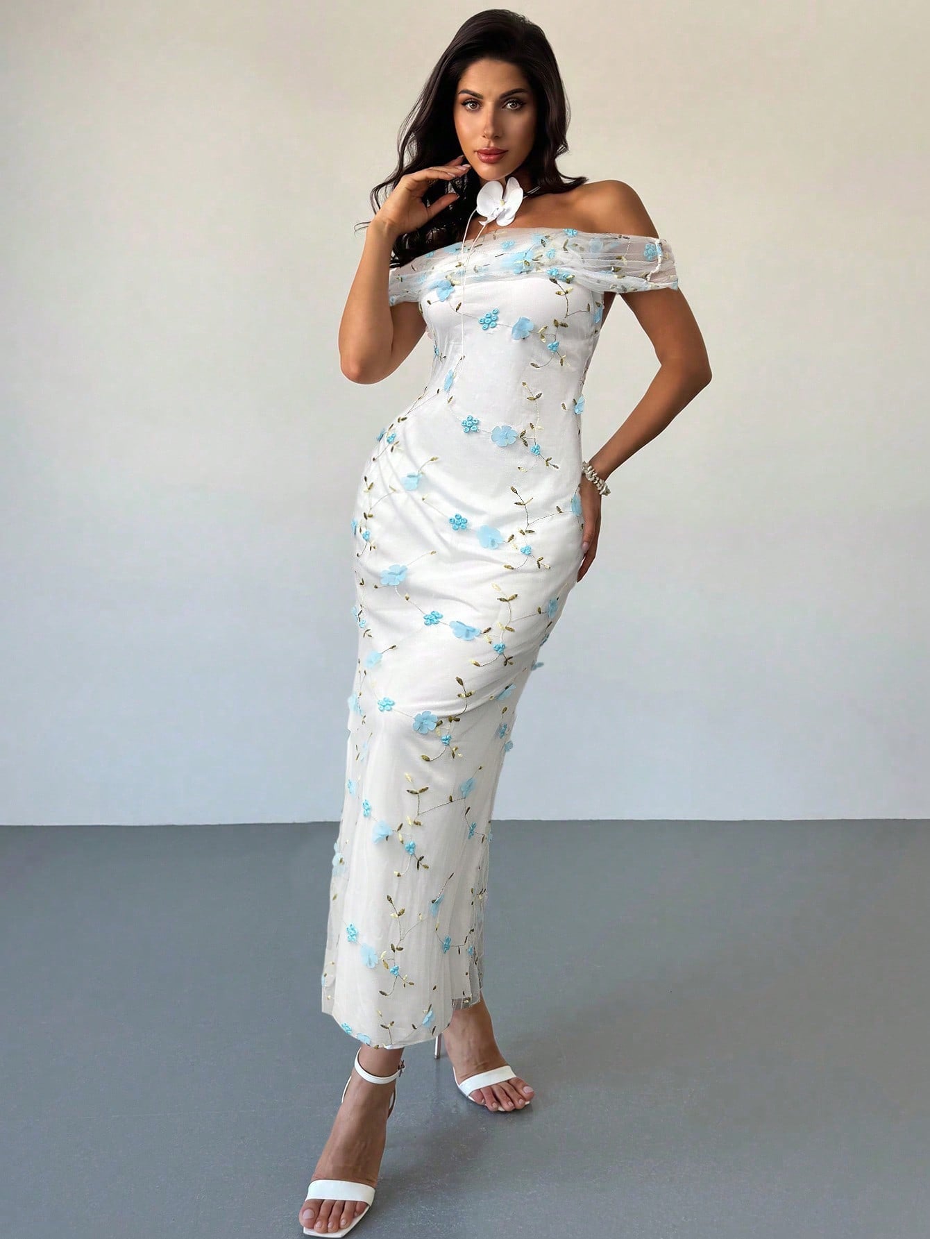 Vestido Longo Ombro A Ombro Com Estampa Floral Romântica
