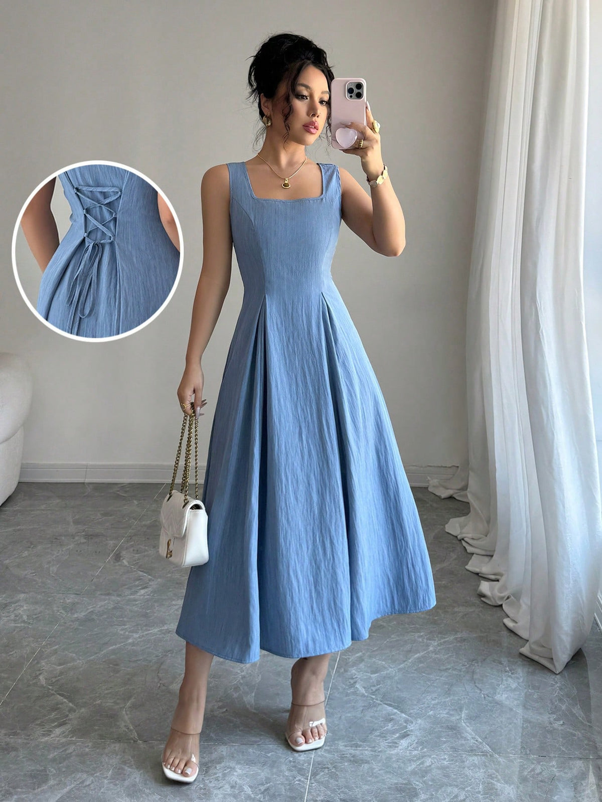 Vestido Midi Evasê Com Pregas E Detalhe Trançado