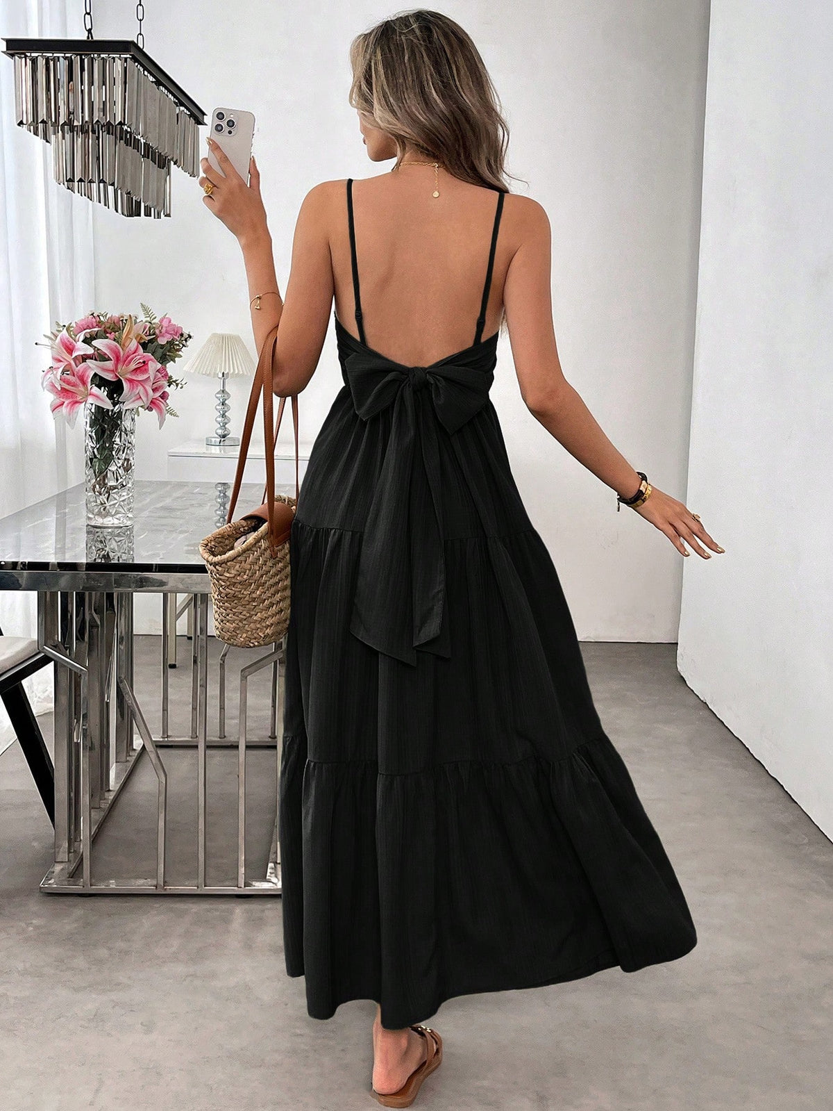 Vestido Longo Verde Com Laço Nas Costas E Camadas Fluídas