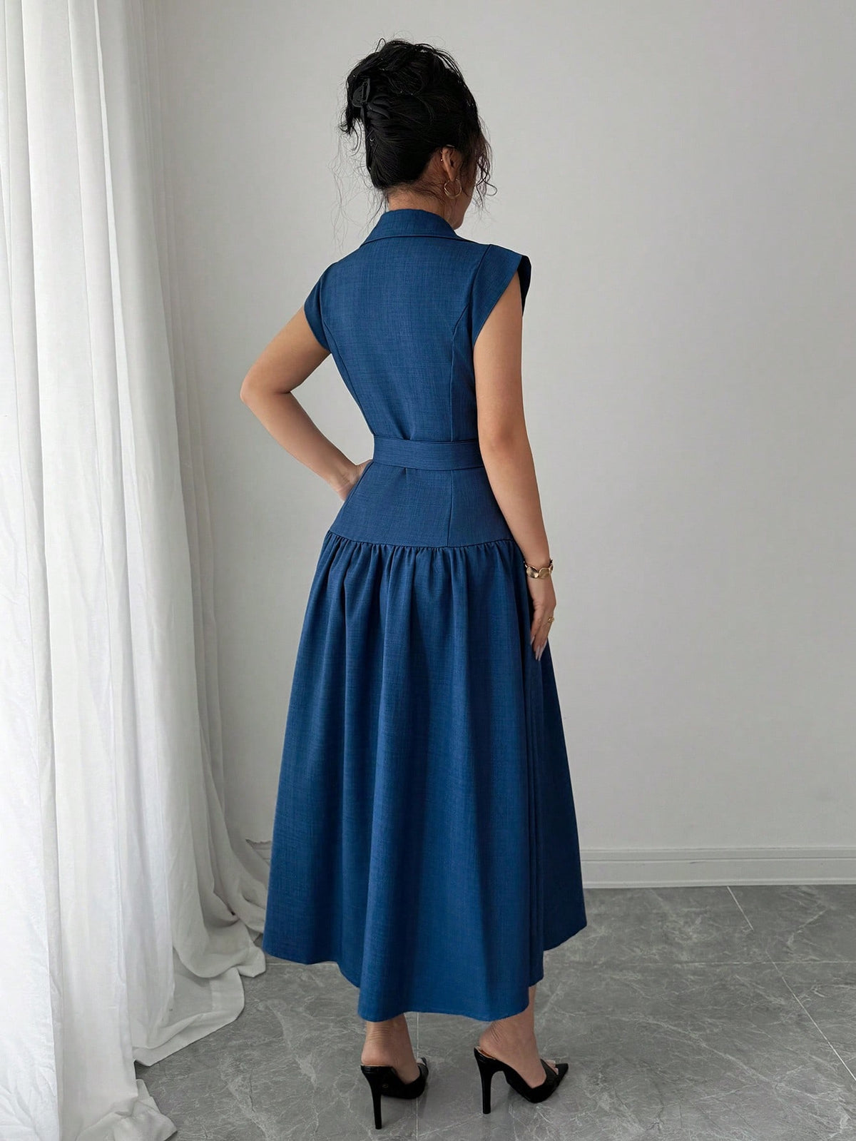 Vestido Longo Chemise Com Botões E Faixa Na Cintura