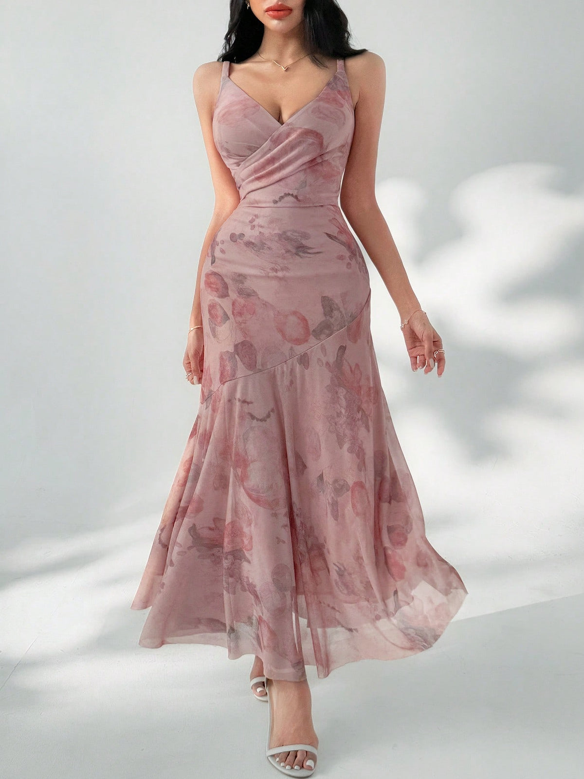 Vestido Longo Justo Floral Decote V Profundo