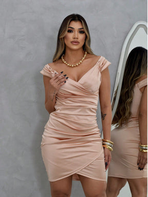 Vestido Curto Elegante Justo Decote V Com Barra Assimétrica