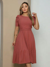 Vestido Midi Evasê Elegante Com Cinto E Babado Na Barra