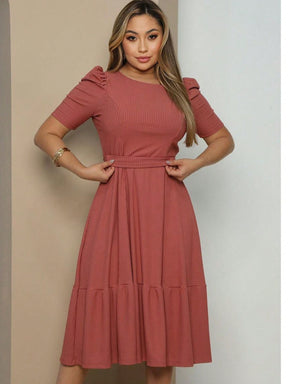 Vestido Midi Evasê Elegante Com Cinto E Babado Na Barra