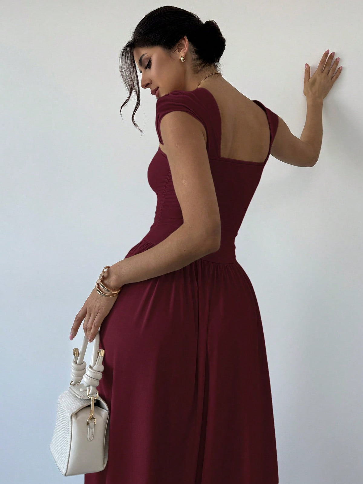 Vestido Longo Decote Quadrado Com Mangas Curtas Elegante