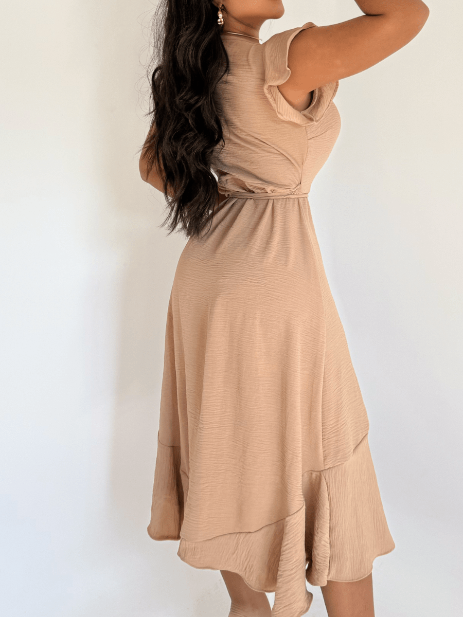 Vestido Midi Envelope Assimétrico Com Babados
