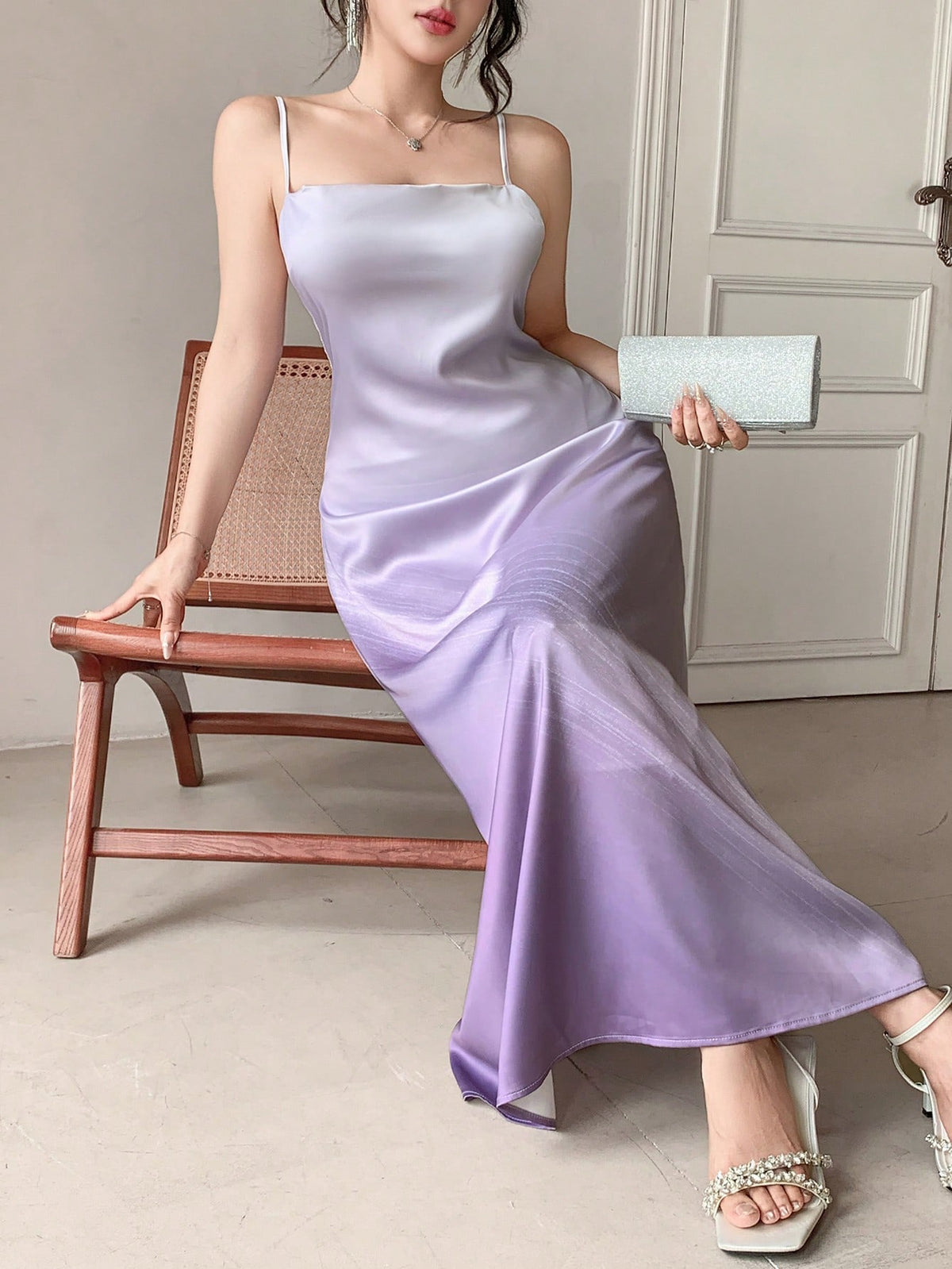 Vestido Longo De Cetim Com Alças Finas Elegante
