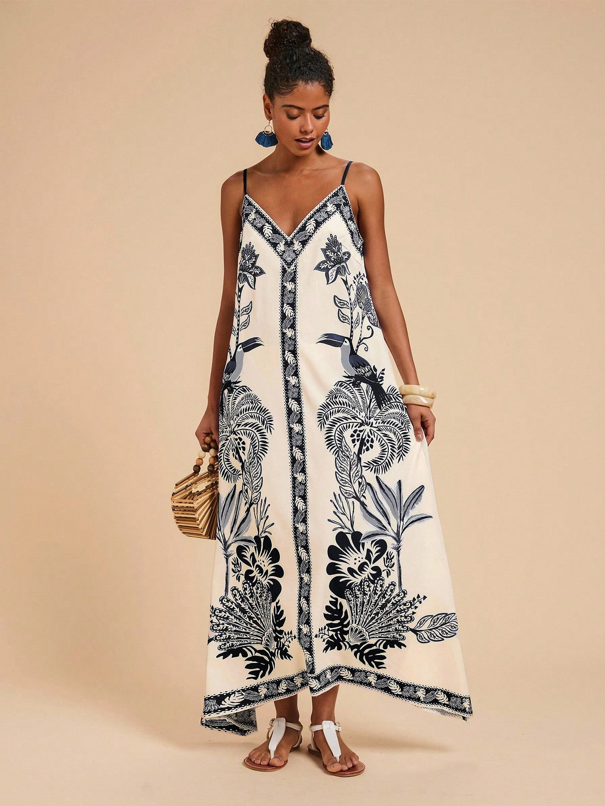 Vestido Longo Estampado Étnico Decote V Alças Finas
