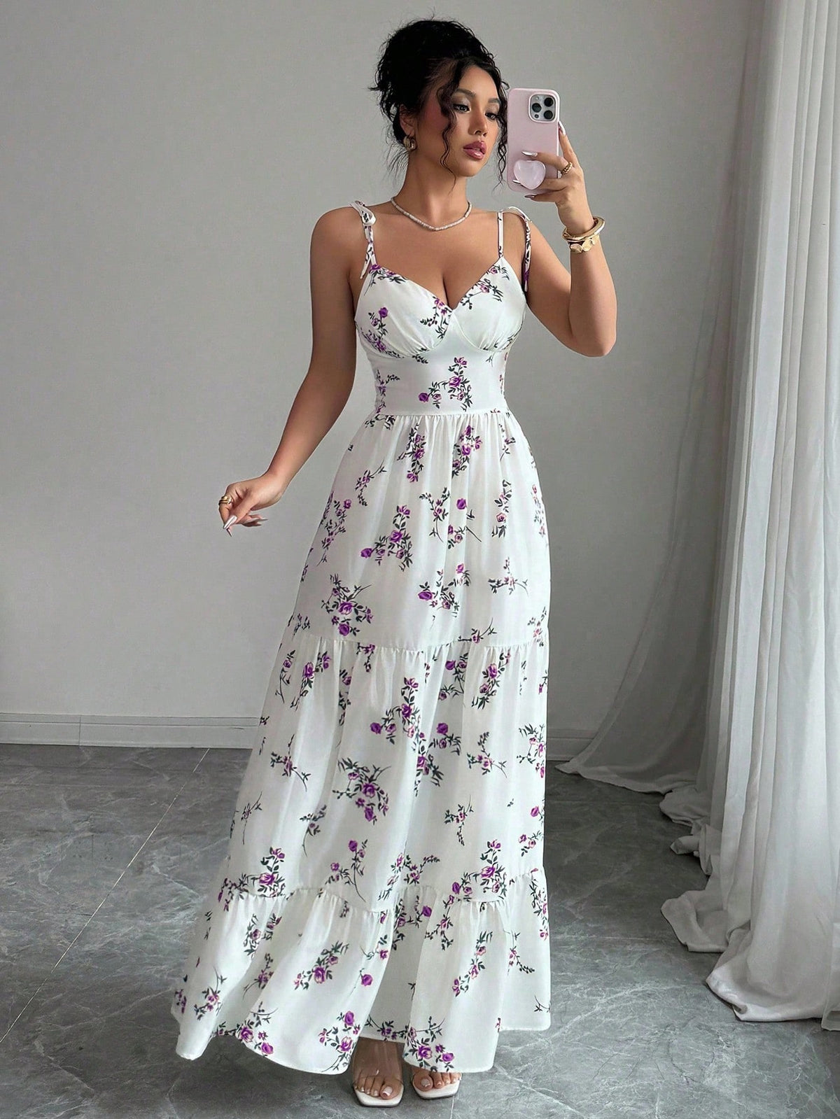Vestido Longo Estampado Floral Com Alças Finas Ajustáveis