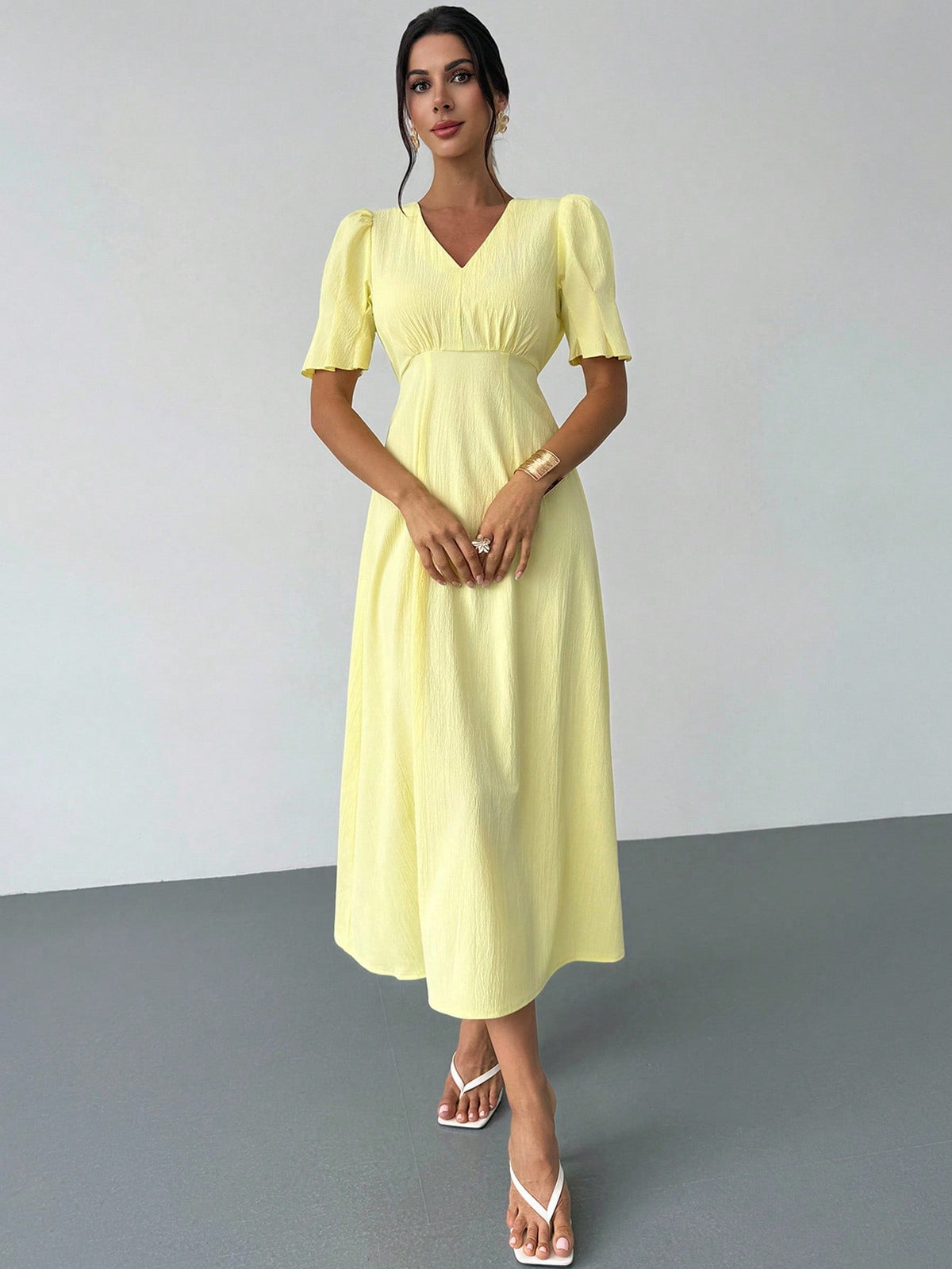 Vestido Longo Evasê Decote V Manga Curta Bufante